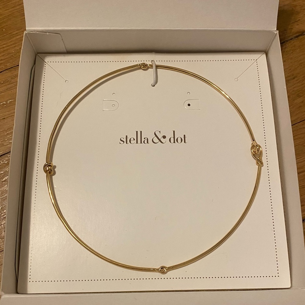 Stella & Dot simple knot collar necklace